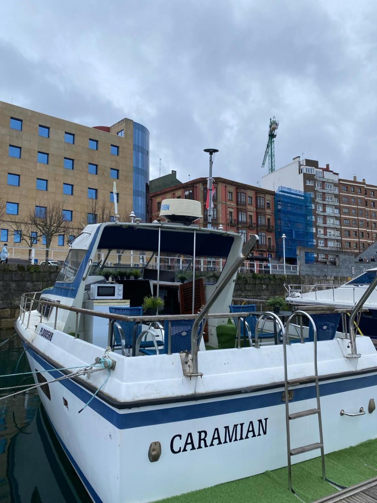 Experiencia En El Mar Gijon C Hotell Exteriör bild